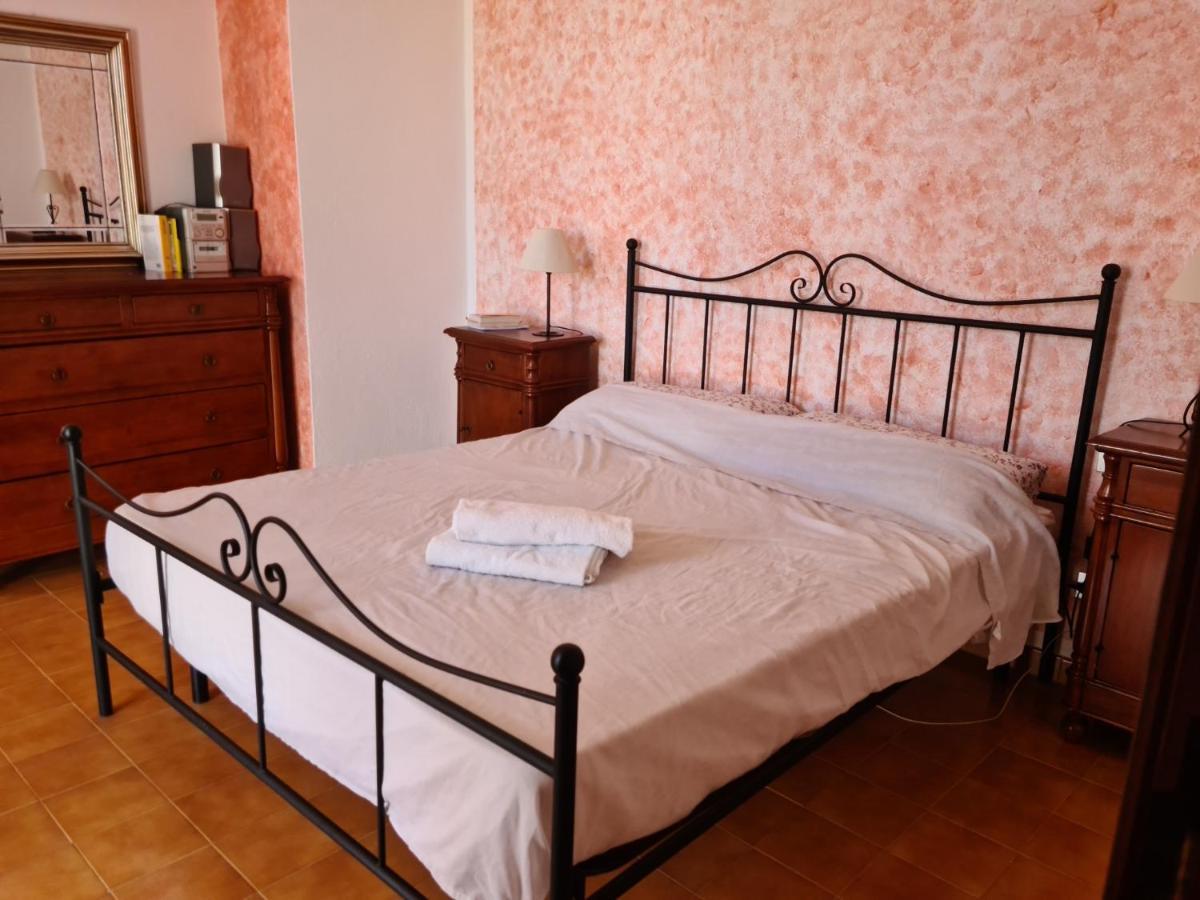 Casa Vacanze 'Sa Corbula' Porto Columbu - Perd'E Sali Ngoại thất bức ảnh